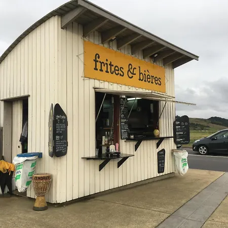 Les Mouettes, A Moins De 50 Metres De La
